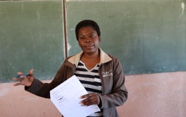 Environmental education: SAWC deputy registrar, Fortunate Mathonsi, shared a few Roving Reporters writing tips with leaners from schools that participated in the writing competition. Photo: Lofty Mnisi courtesy of SAWC.